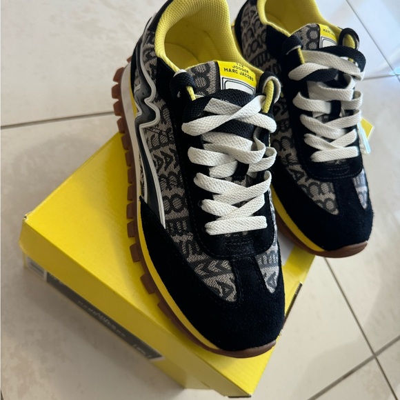 MARC JACOBS Black and Yellow Sneakers with White Laces 💛 - Picture 15 of 16